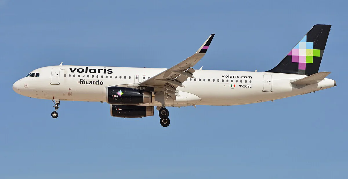 038. Volaris