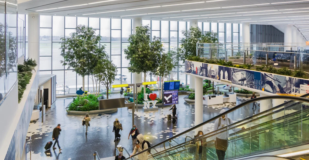 041. LaGuardia Airport (LGA)