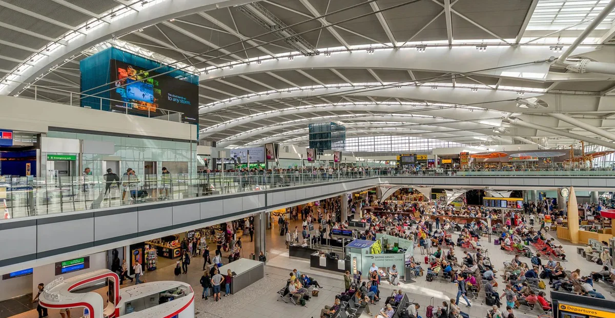 016. London Heathrow Airport (LHR)